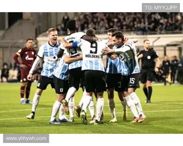 帕特博恩与科隆激战正酣谁能在德乙赛场中笑到最后